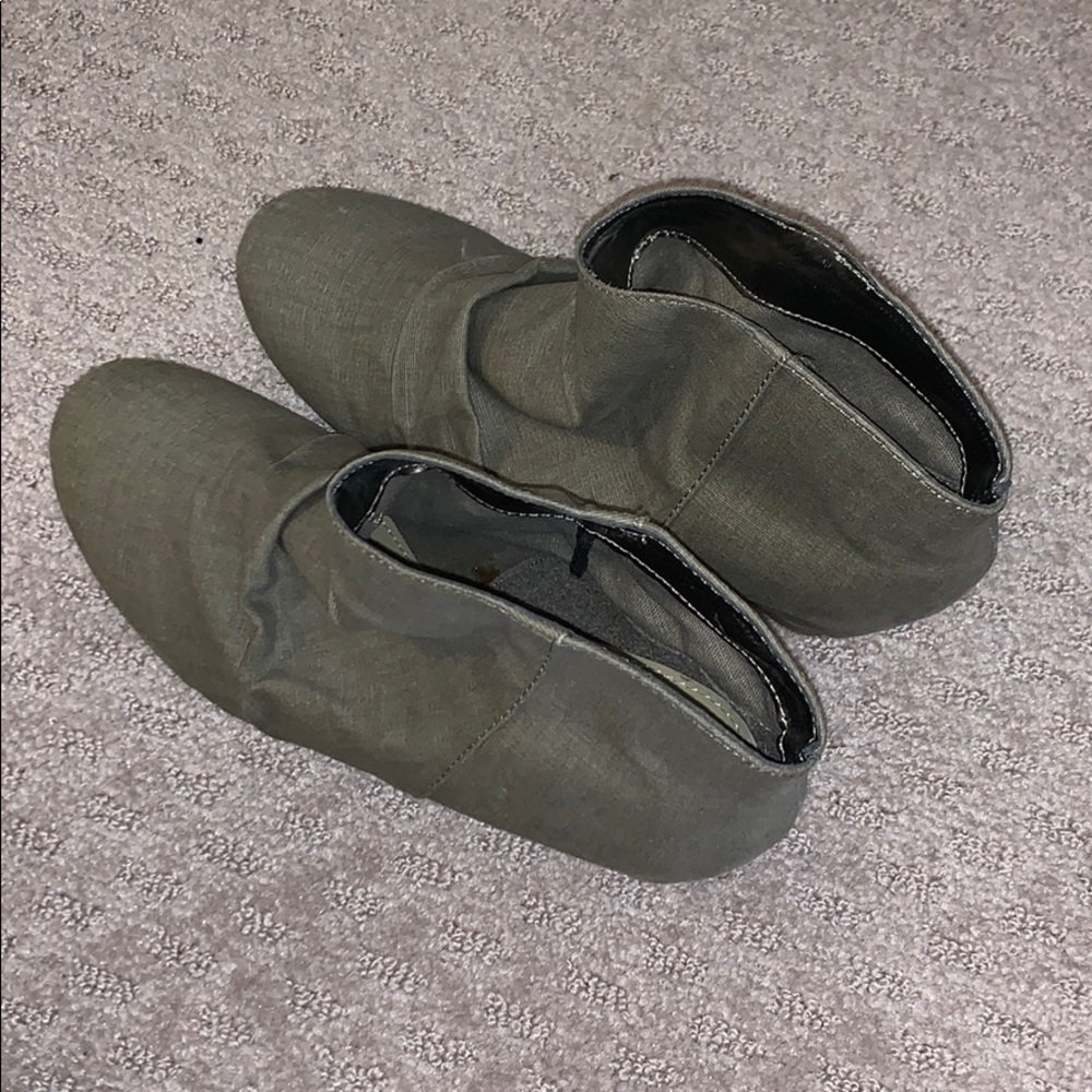 Express boots, never worn